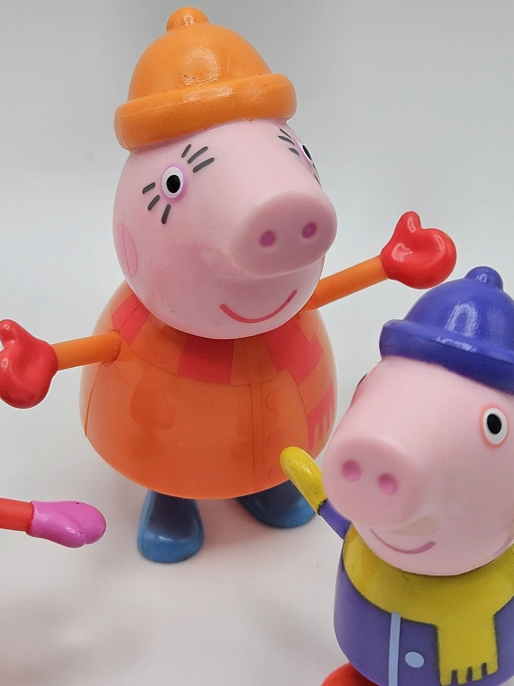 Peppa Pig Peppa's Family Wintertime Figure Set George Mummy
